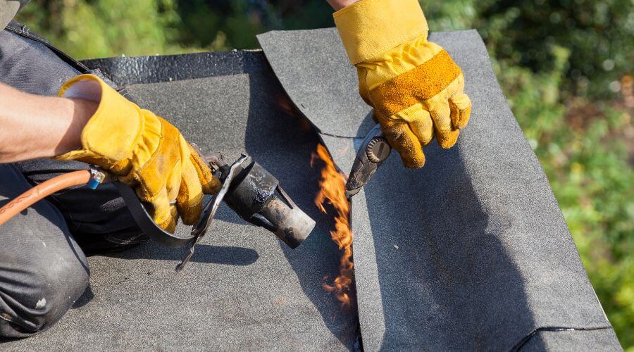 Professional gutter cleaning in Pine Apple, AL